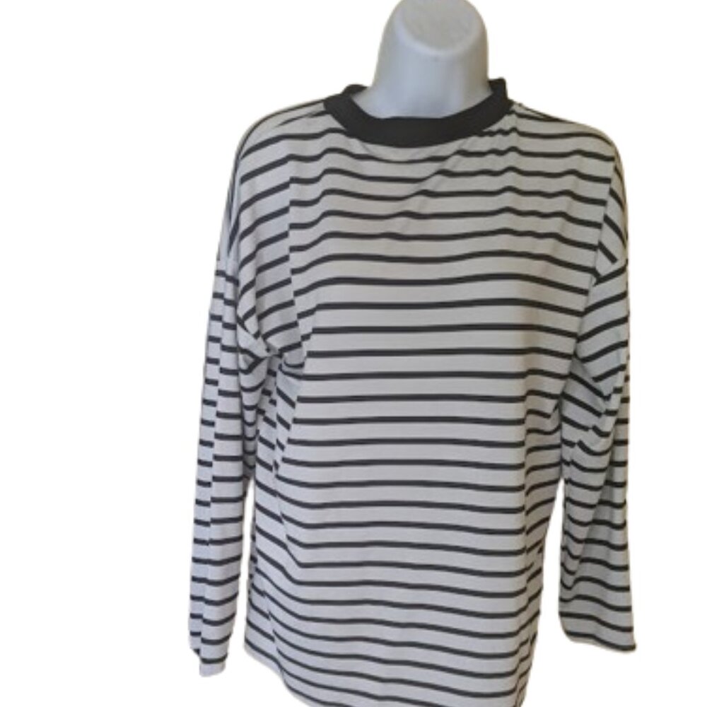---  Long Sleeve Striped Top Fits Size Large